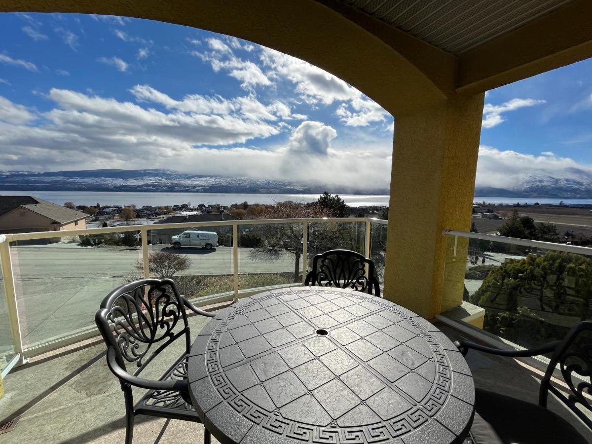 Lake View Yellow House By Winary Resort West Kelowna Εξωτερικό φωτογραφία