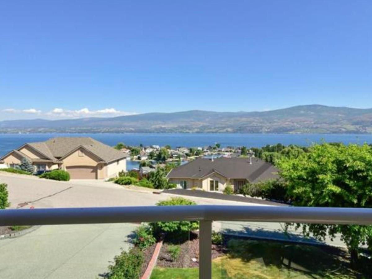 Lake View Yellow House By Winary Resort West Kelowna Εξωτερικό φωτογραφία